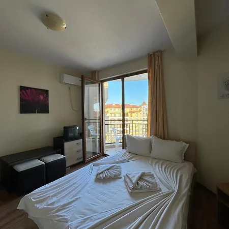 Apartment Summer Breeze 514 Sunny